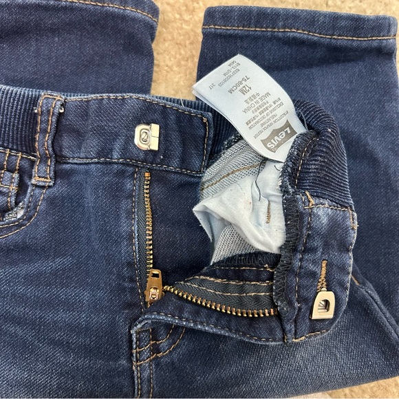 Levi Dark Wash Distressed Baby Blue Jeans Sz 12M - Picture 6 of 9